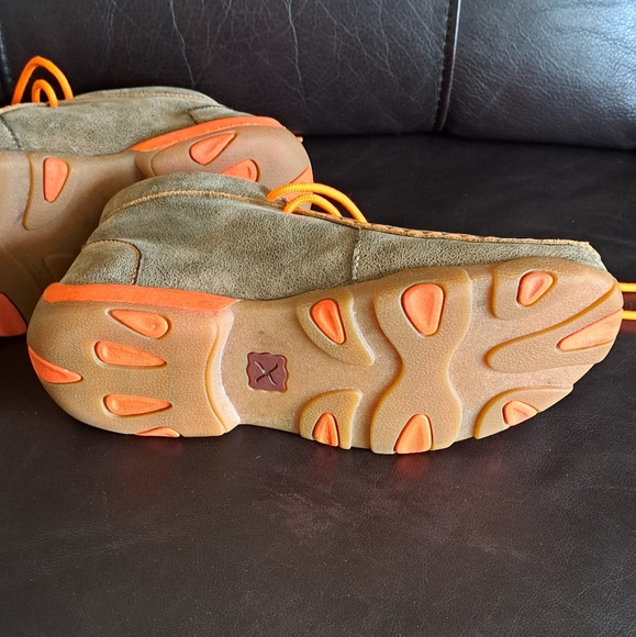 Twisted X - Picture 8 of 11